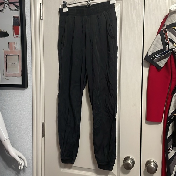 💖 Lululemon Black Mat to Street Pant - Picture 3 of 7